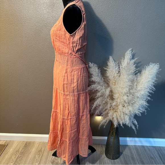 Women's Coral Sleeveless V-Neck Maxi Dress - Picture 4 of 10